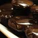 كيفية صنع كريمة حامضة لخبز بودرة الشوكولاتة بالقشدة الحامضة