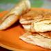 وصفات لحشوات مختلفة لخبز البيتا المقلي بالجبن في مقلاة